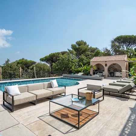 Вилла 8 Piscine Sauna Jacuzzi, A 3mn Des Plages De Pampelonne Сен-Тропе
