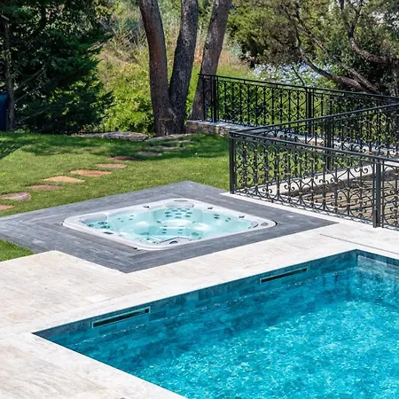 Вилла 8 Piscine Sauna Jacuzzi, A 3mn Des Plages De Pampelonne Сен-Тропе