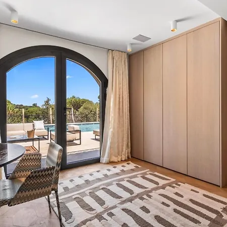 Вилла 8 Piscine Sauna Jacuzzi, A 3mn Des Plages De Pampelonne *