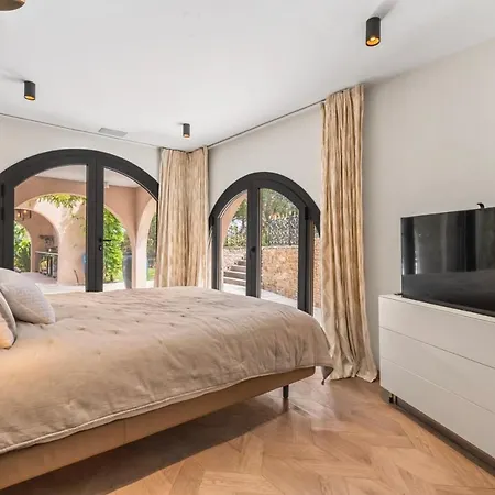 Вилла 8 Piscine Sauna Jacuzzi, A 3mn Des Plages De Pampelonne *